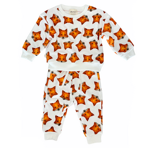 Stylish and modern baby clothing, Unique baby outfits by Milk&Black, 100% cotton baby clothes, Baby tracksuits and jumpsuits, Baby sweatshirts and pajama sets, Trendy baby fashion from Milk&Black, Baby apparel for ages 2 months to 4 years, Comfortable and fashionable babywear, Milk&Black baby clothing collection, High-quality baby clothing made by Milk&Black