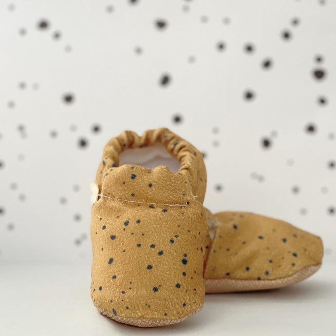 Stylish and Comfortable Baby Shoes for Early Walkers, Modern and Unique Baby Slippers for Newborns to 3 Year Olds, Stylish and Supportive First Step Baby Shoes for Walking Babies, Soft and Cozy Baby Booties for Newborns to 3 Year Olds, Comfortable and Trendy Baby Footwear for Early Walkers