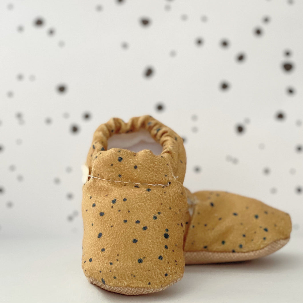 Stylish and Comfortable Baby Shoes for Early Walkers, Modern and Unique Baby Slippers for Newborns to 3 Year Olds, Stylish and Supportive First Step Baby Shoes for Walking Babies, Soft and Cozy Baby Booties for Newborns to 3 Year Olds, Comfortable and Trendy Baby Footwear for Early Walkers