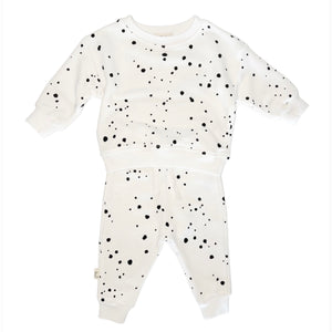 Stylish and modern baby clothing, Unique baby outfits by Milk&Black, 100% cotton baby clothes, Baby tracksuits and jumpsuits, Baby sweatshirts and pajama sets, Trendy baby fashion from Milk&Black, Baby apparel for ages 2 months to 4 years, Comfortable and fashionable babywear, Milk&Black baby clothing collection, High-quality baby clothing made by Milk&Black
