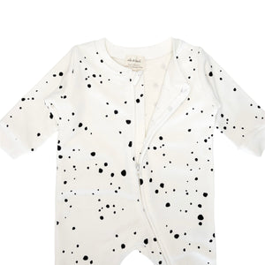 Stylish and modern baby clothing, Unique baby outfits by Milk&Black, 100% cotton baby clothes, Baby tracksuits and jumpsuits, Baby sweatshirts and pajama sets, Trendy baby fashion from Milk&Black, Baby apparel for ages 2 months to 4 years, Comfortable and fashionable babywear, Milk&Black baby clothing collection, High-quality baby clothing made by Milk&Black
