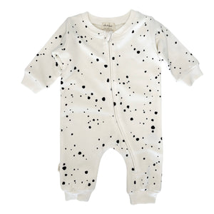 Stylish and modern baby clothing, Unique baby outfits by Milk&Black, 100% cotton baby clothes, Baby tracksuits and jumpsuits, Baby sweatshirts and pajama sets, Trendy baby fashion from Milk&Black, Baby apparel for ages 2 months to 4 years, Comfortable and fashionable babywear, Milk&Black baby clothing collection, High-quality baby clothing made by Milk&Black