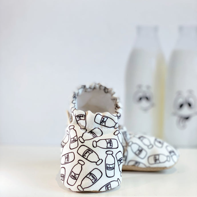 Stylish and Comfortable Baby Shoes for Early Walkers, Modern and Unique Baby Slippers for Newborns to 3 Year Olds, Stylish and Supportive First Step Baby Shoes for Walking Babies, Soft and Cozy Baby Booties for Newborns to 3 Year Olds, Comfortable and Trendy Baby Footwear for Early Walkers